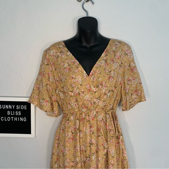 Camellia Brown V Neck Mini Floral Dress W/ Side Ties Size Large - Picture 3 of 12